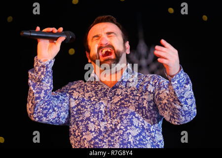 Danny Tetley effettuando in corrispondenza di Swillington minatori Club Benessere, prima di trovare la fama del fattore X talent contest nel 2018. Foto Stock