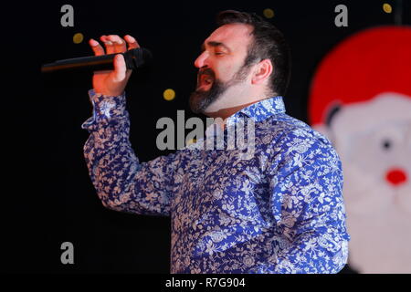 Danny Tetley effettuando in corrispondenza di Swillington minatori Club Benessere, prima di trovare la fama del fattore X talent contest nel 2018. Foto Stock