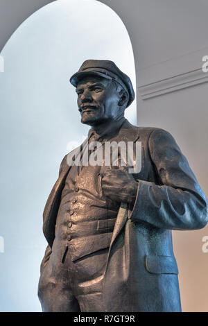 Berlino, Germania - 14 luglio 2018: la statua in bronzo di Vladimir Lenin (1925) dai sovietici scultore Matvey Manizer in mostra al Museo Storico Tedesco ( Foto Stock