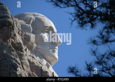 Una vista di profilo di George Washington faccia sul monte Rushmore nel Sud Dakota. Foto Stock