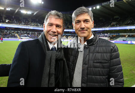 Bruxelles, Belgio - 09 dicembre : Enzo Scifo e Felice Mazzu, allenatore di Charleroi durante la Jupiler Pro League Match Day 18 tra RSC Anderlecht e Sporting Charleroi il 09 dicembre 2018 a Bruxelles, in Belgio. (Foto di Vincent Van Doornick/Isosp Foto Stock