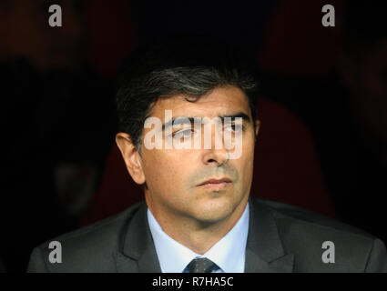 Madrid, Spagna. 09Dec, 2018. Calcio: il Copa Libertadores, finale, River Plate - Boca Juniors in Santiago Bernabeu Stadium. Piastre di fiume sostituto coach Matias Biscaglia. Credito: Cezaro de Luca/dpa/Alamy Live News Foto Stock
