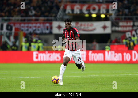 Milano, Italia. 9 dicembre, 2018. Franck Kessie del Milan in azione durante la serie di una partita di calcio tra AC Milano e Torino FC. Credito: Marco Canoniero/Alamy Live News Foto Stock