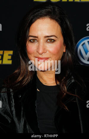 Los Angeles, Stati Uniti d'America. 9 Dic 2018. Pamela Adlon alla premiere di Paramount Pictures' 'Bumblebee" tenutasi presso la leva TCL Teatro Cinese a Hollywood, CA, 9 dicembre, 2018. Foto di Giuseppe Martinez / PictureLux Credito: PictureLux / Hollywood Archive/Alamy Live News Foto Stock