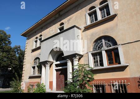 Vidin, città della Bulgaria - vecchio edificio di appartamenti. Foto Stock