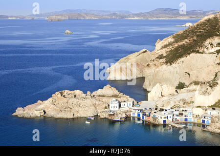 Villaggio di Pescatori Firopotamos sull isola di Milos, Cicladi Grecia. Foto Stock