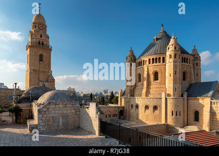 Dormition Abbey al tramonto, nei pressi di Porta di Sion, Gerusalemme la città vecchia. Israele. Foto Stock