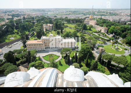 Statua di San Pietro, Radio Vaticana (Radio Vaticana), la Pontificia Commissione per lo Stato della Città del Vaticano (Pontificia Commissione per lo stato Foto Stock