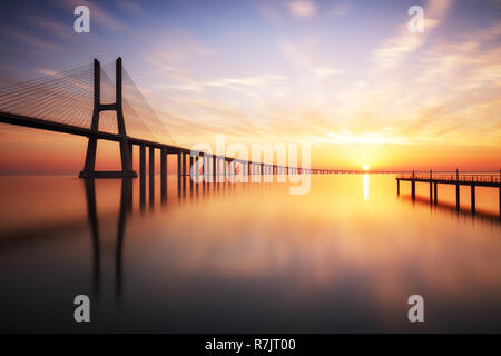 Lisbona, ponte Vasco da Gama, Portogallo Foto Stock