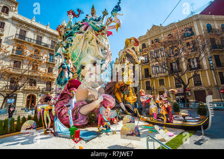 Fallas Festival. Falla. Ninots, figure per essere bruciato durante l. Valencia. Comunità Valenciana. Spagna. Patrimonio culturale immateriale dell'umanità. UNESCO Foto Stock