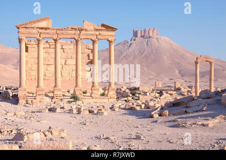 Tempio funerario nella luce del mattino, antica città di Palmyra, Sito Patrimonio Mondiale dell'UNESCO, Palmyra, Tadmur, Palmyra District Foto Stock