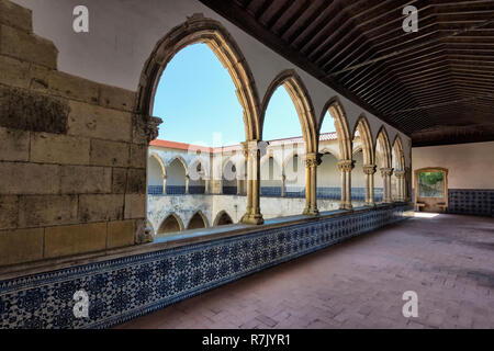 Chiostro di lavaggio o Claustro da Lavagem, Convento di Cristo, sito Patrimonio Mondiale dell'UNESCO, Tomar, Santarém distretto, Portogallo Foto Stock