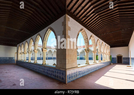 Chiostro di lavaggio o Claustro da Lavagem, Convento di Cristo, sito Patrimonio Mondiale dell'UNESCO, Tomar, Santarém distretto, Portogallo Foto Stock