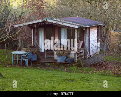 Bewerley, Nidderdale, North Yorkshire, Regno Unito. Domenica 9 dicembre, 2018. A Smallholding 900ft, Summerhouse prepara per l'inverno imminente Foto Stock