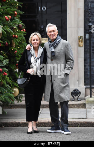 Martin Kemp e sua moglie Shirlie, arrivare davanti alla Starlight bambini di fondazione del partito ospitato dal Cancelliere Philip Hammond al 11 di Downing Street, Londra. Foto Stock