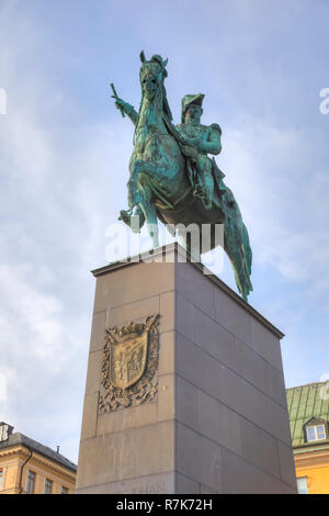 Stoccolma, Svezia - maggio 04.2013: Monumento per il re svedese Karl XIV Johan (Bernadotte) nella parte storica della città Foto Stock