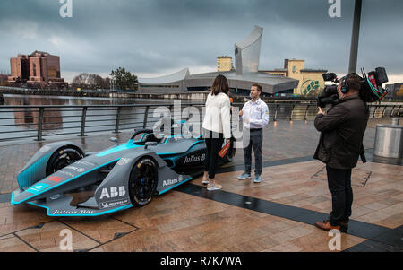 Formula e driver per immaginare la Virgin Racing, Sam Bird visite BBC Studios per promuovere la gara di apertura della nuova Formula e stagione sulla BBC pulsante rosso di questo Sabato a mezzogiorno. L'annuncio di Diriyah E-Prix è disponibile anche in diretta su RAI Sport Sito web. Foto Stock