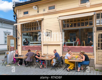 Cafe nella storica Vanha Rauma (Città Vecchia), Rauma, Satakunta, Finlandia Foto Stock