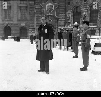 Il dopoguerra Vienna durante l'occupazione alleata changhing mensile della guardia a Vienna Austria presso il Palazzo Imperiale Hofburg di Vienna Wien nel 1947 Foto Stock