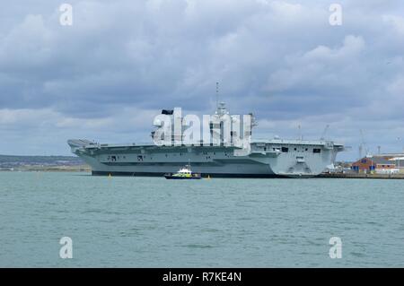 HMS Queen Elizabeth, Portsmouth Porto Foto Stock