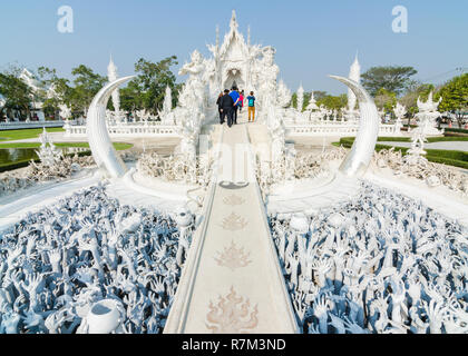 Porta del Cielo, Wat Rong Khun o Tempio bianco, Chiang Rai, Thailandia Foto Stock