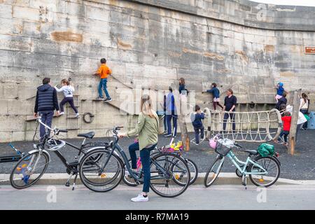 Francia, Parigi, le rive della Senna elencati come patrimonio mondiale dall' UNESCO, Rives de Seine Park, nuove vie navigabili sviluppo inaugurato nel mese di aprile 2017 Foto Stock