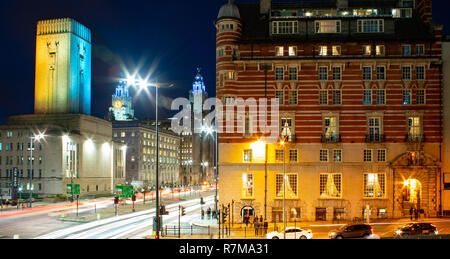 Albion House, 30 St James, Liverpool originariamente la stella bianca linea marittima edificio, ora un hotel. Immagine presa nel dicembre 2018. Foto Stock