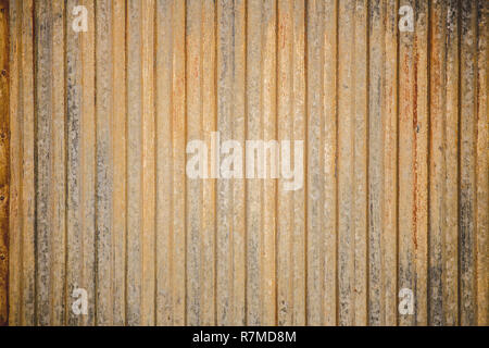Arrugginiti e vecchio ferro corrugato, perfetto per il grunge texture di sfondo o. Foto Stock
