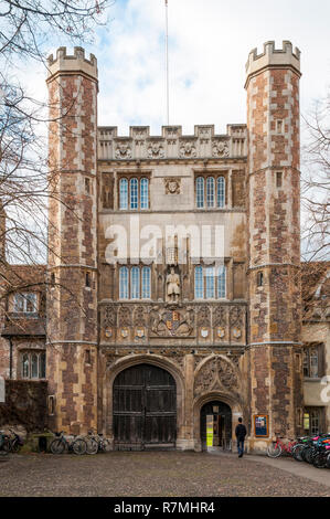 La grande Porta del Trinity College di Cambridge. Foto Stock