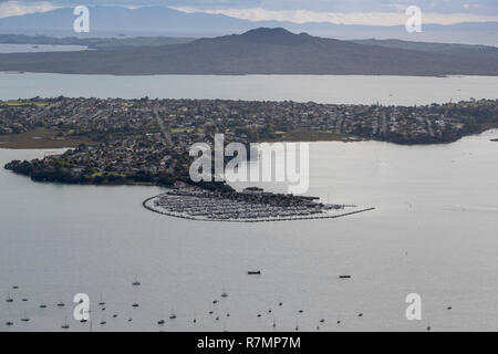 Antenna panoramiche sul paesaggio urbano della città di Auckland, CBD, bridge e dal porto di Waitemata e Golfo di Hauraki, Nuova Zelanda Foto Stock