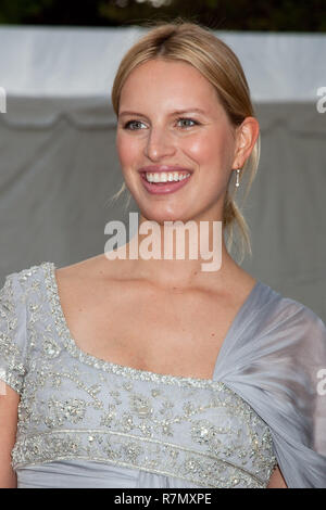 NEW YORK - 21 settembre: Karolina Kurkova assiste il Metropolitan Opera 2009-10 apertura di stagione notte al Lincoln Center per le Arti dello spettacolo il Sep Foto Stock