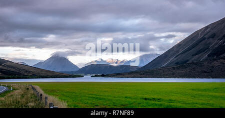 Waimakariri River Valley sunset Foto Stock