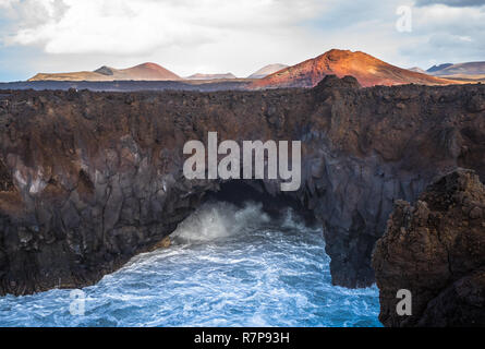 Los Hervideros grotte di lava a Lanzarote, Isole canarie, Spagna Foto Stock