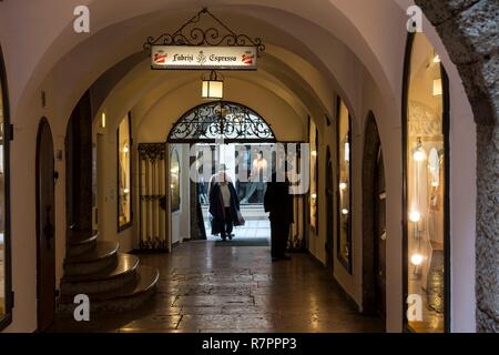Austria, Salisburgo, centro storico sono classificati come patrimonio mondiale dall'UNESCO, il centro storico (Altstadt) Foto Stock