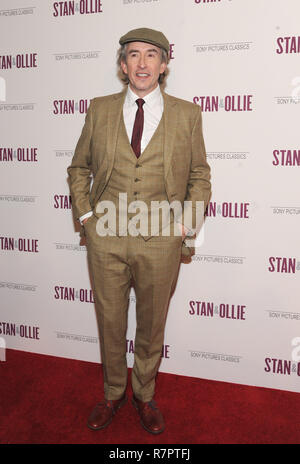 New York, NY, STATI UNITI D'AMERICA. Decimo Dec, 2018. Steve Coogan a Stan & Ollie speciale proiezione a Elinor Bunin Munroe Film Center a New York City il 10 dicembre 2018. Credito: John Palmer/media/punzone Alamy Live News Foto Stock