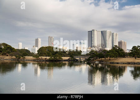 Giardini hamarikyu parco pubblico nella città di Tokyo, Giappone Foto Stock