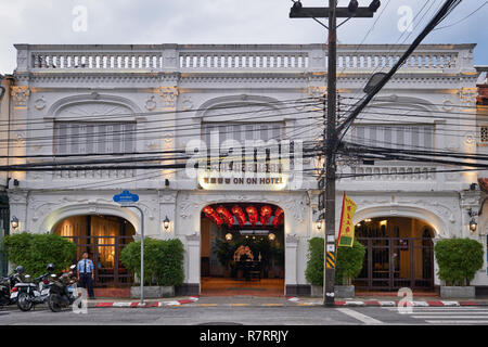 Le memorie in su sul Hotel nella città di Phuket, Phuket, Thailandia, precedentemente su un Hotel Heritage hotel inaugurato nel 1929, nei giorni precedenti anche un bordello Foto Stock