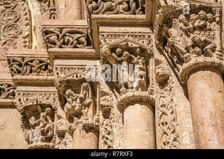 Porta romanica di Santa Maria de Cattedrale di Valencia. L Arcivescovo Square. Valencia. Comunidad Valenciana. Spagna Foto Stock