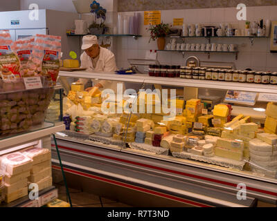 Caseificio Mittelplars, Lagundo vicino a Merano, Regione Sud Tyrol-Bolzano, Italia, Europa Foto Stock