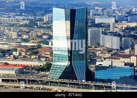 Francia, Bouches du Rhone, Marsiglia, 2° distretto, area euromediterranee, Arenc distretto, CMA CGM tower, architetto Zaha Hadid (vista aerea) Foto Stock