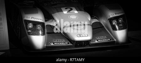 La parte anteriore di un Audi R8 LMP1 Le Mans racing car. Foto Stock