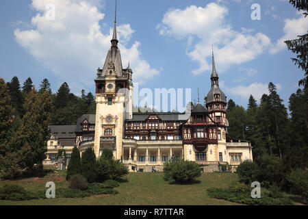 Il castello di Peleș, Sinaia, Contea di Prahova, Valacchia, Romania Foto Stock