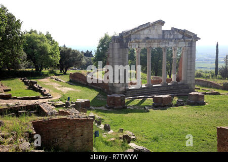 Restaurato un monumento di Agonothetes, parte di Buleuterion, templi e le rovine di Apollonia, Apoloni Apollonia, Fier County, Albania Foto Stock