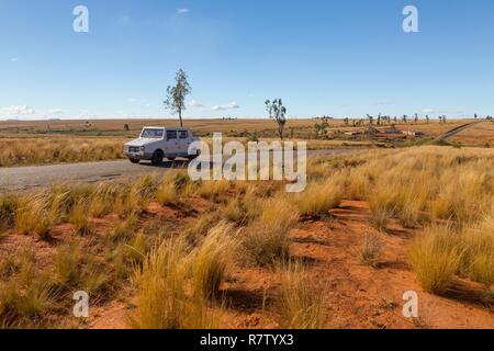 Madagascar, regione di Ihorombe, la National Highway 7, il malgascio auto (Karenjy) Foto Stock