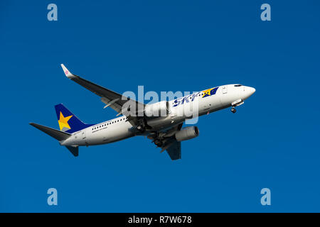 TOKYO, Giappone - OCT. 7, 2018: Aria Skymark Boeing 737-800 sbarco alla Haneda Aeroporto Internazionale di Tokyo, Giappone. Foto Stock