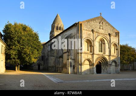 Francia, Charente Maritime, Saintonge regione, Saintes, l abbazia di Sainte Marie des Dames Foto Stock