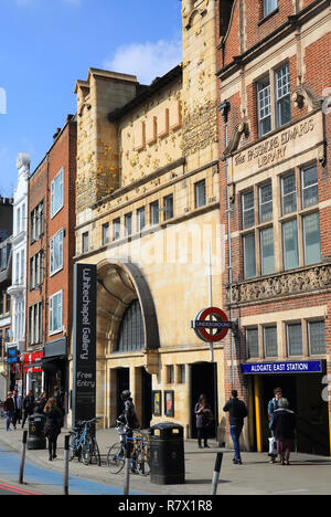 Whitechapel Art Gallery, un famoso contemporaneo spazio espositivo, su Whitechapel High Street, accanto alla stazione della metropolitana di Aldgate East, nella zona est di Londra, Regno Unito Foto Stock