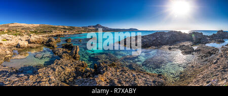 Falassarna beach sull'isola di Creta con azure acqua chiara, la Grecia, l'Europa. Foto Stock