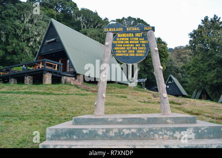 Il Mandara hut a Monte Kilimanjaro, Tanzania Foto Stock