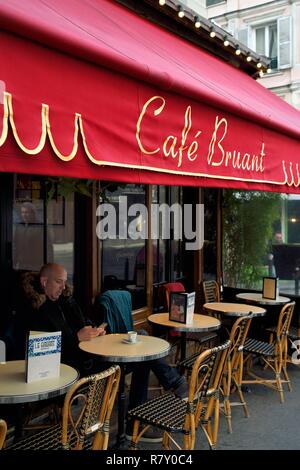 Francia, Parigi Montmartre, Terrazza Cafè rue des Abbesses Foto Stock